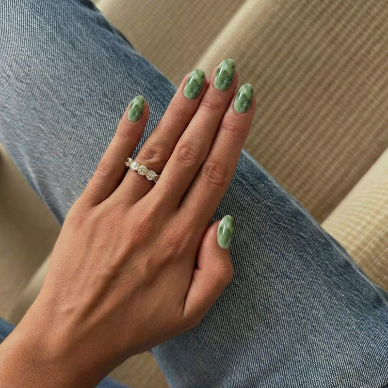 Matcha Latte patch Manucure gel vert sauge poudré collection Noholita x Lili Creuk x The Care Gel