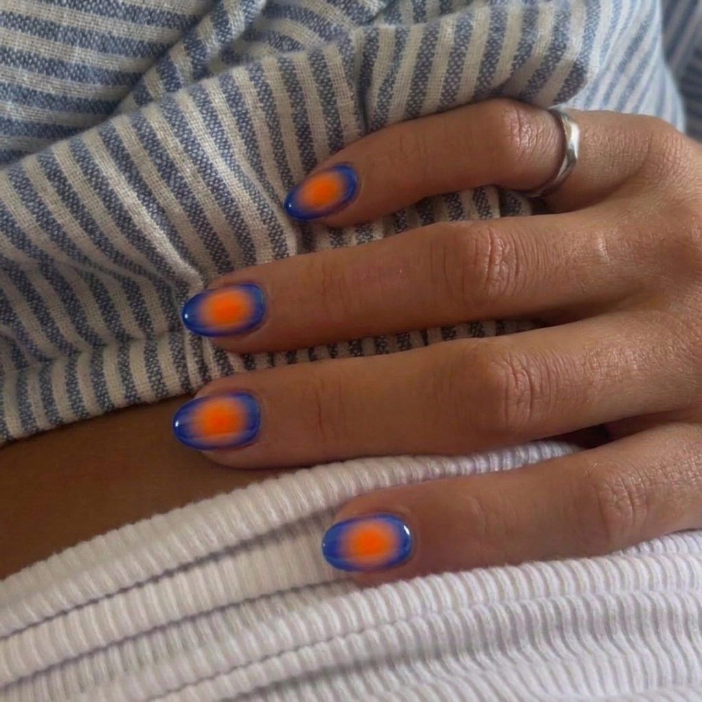 Summer Aura Bleu Manucure patch gel dégradé bleu cobalt collection Noholita x Lili Creuk x The Care Gel 